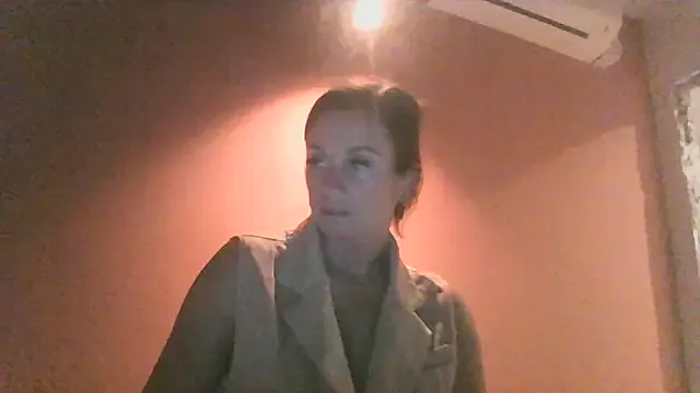 carolbarker – webcam model profile photo Image 5
