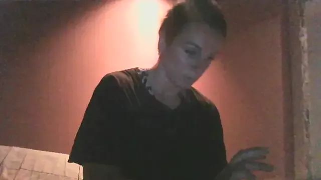 carolbarker – webcam model profile photo Image 8