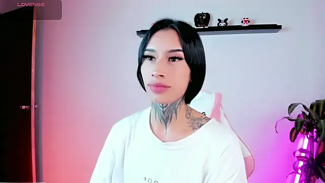 RomanticCouple432 – webcam model profile photo Image 2