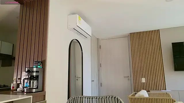 cristalines – webcam model profile photo Image 14