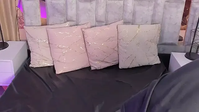 Hottysona123 – webcam model profile photo Image 5