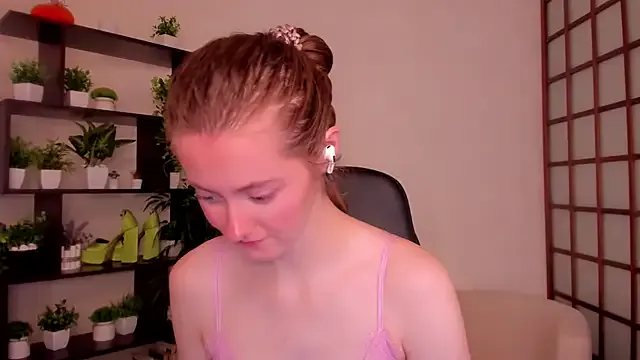 RuslanaXX – webcam model profile photo Image 14