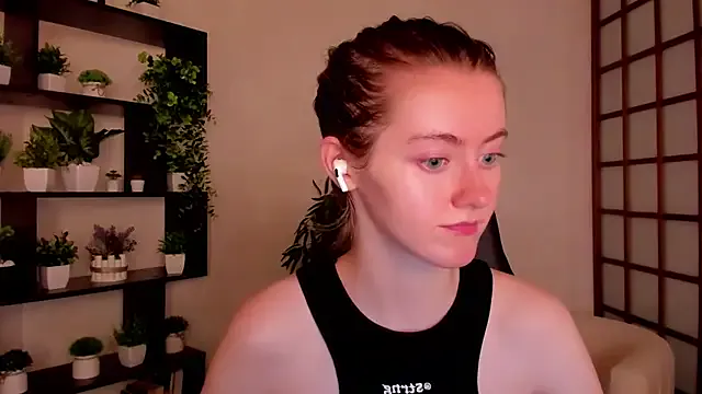 RuslanaXX – webcam model profile photo Image 3