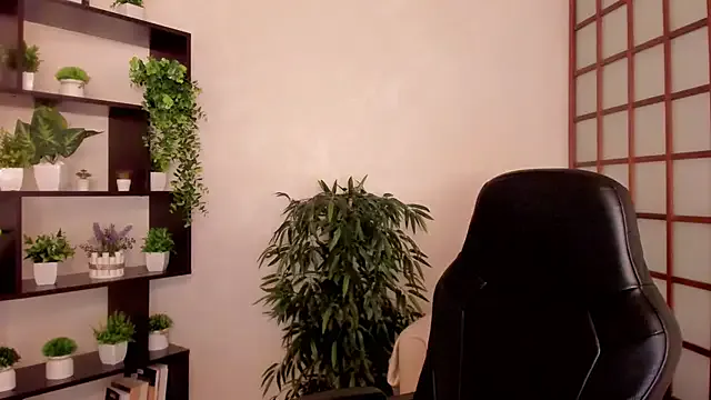 RuslanaXX – webcam model profile photo Image 4