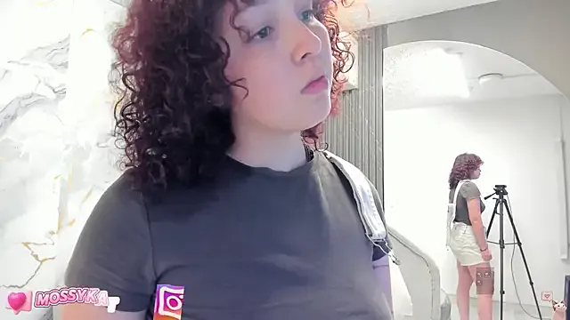 Coco-Love – webcam model profile photo Image 11