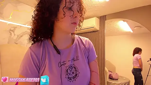 Coco-Love – webcam model profile photo Image 2