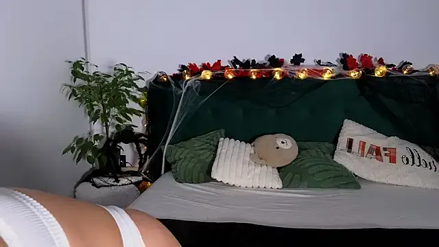 mc-Olivia – webcam model profile photo Image 19