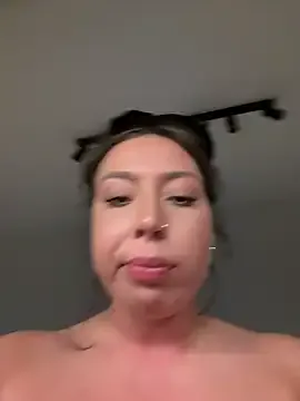 mc-Olivia – webcam model profile photo Image 3