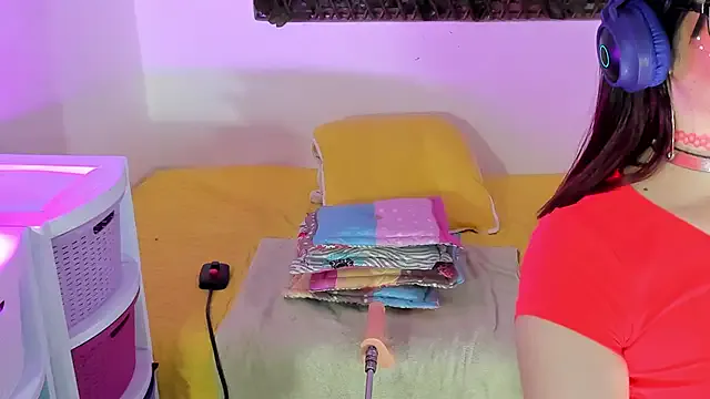 seraphine23 – webcam model profile photo Image 16