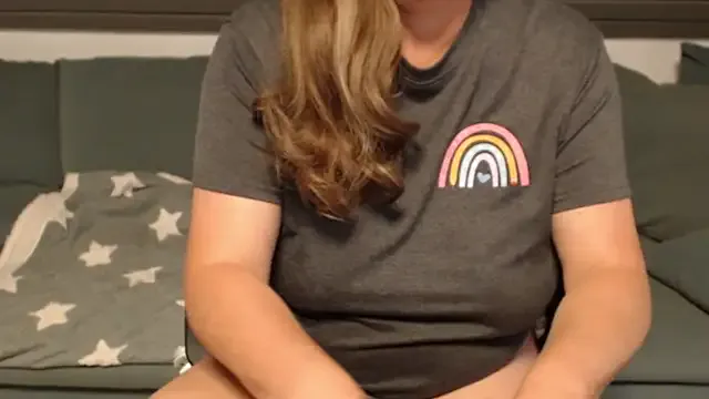 Almmaxxxx – webcam model profile photo Image 6