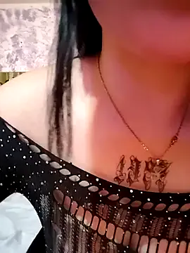 Tatoo_girl – webcam model profile photo Image 10