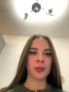 QYBOYS-001 – webcam model profile photo Image 3