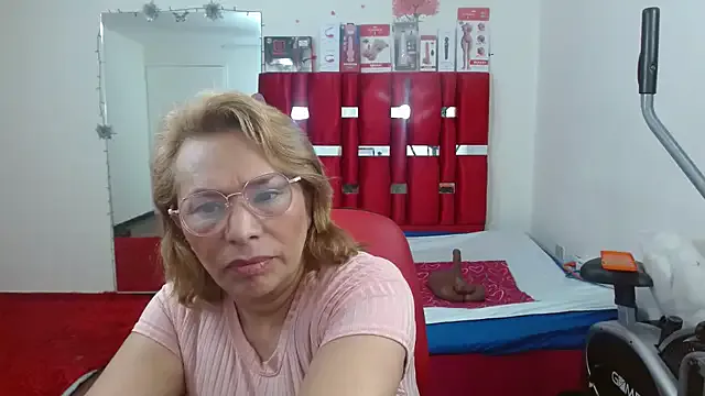 SLZAARA – webcam model profile photo Image 14
