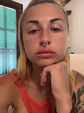 kylie_blck Image 18