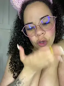 TwixCouple – webcam model profile photo Image 7