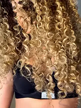 mc-Olivia – webcam model profile photo Image 7