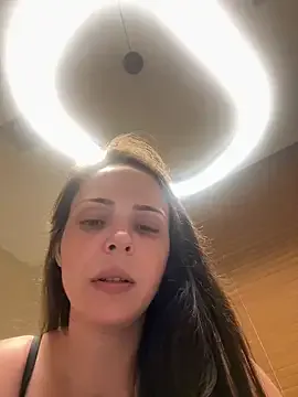 fox-yiyi – webcam model profile photo Image 15