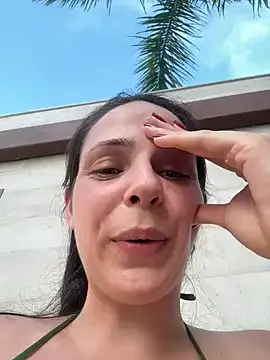 fox-yiyi – webcam model profile photo Image 17