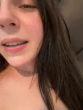 fox-yiyi – webcam model profile photo Image 5