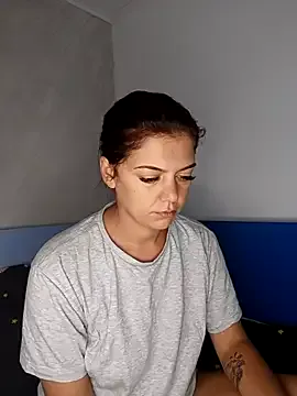 Janhvi- – webcam model profile photo Image 9