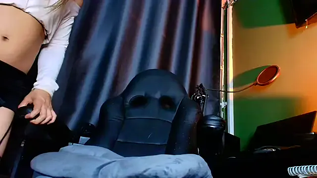 LukeLouHarvey – webcam model profile photo Image 13