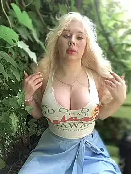 yesonee – webcam model profile photo Image 3