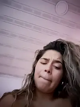 Adeles_vibes – webcam model profile photo Image 16