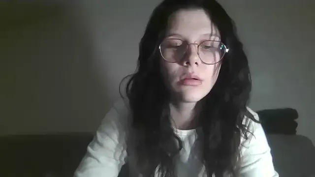 mc-Olivia – webcam model profile photo Image 9