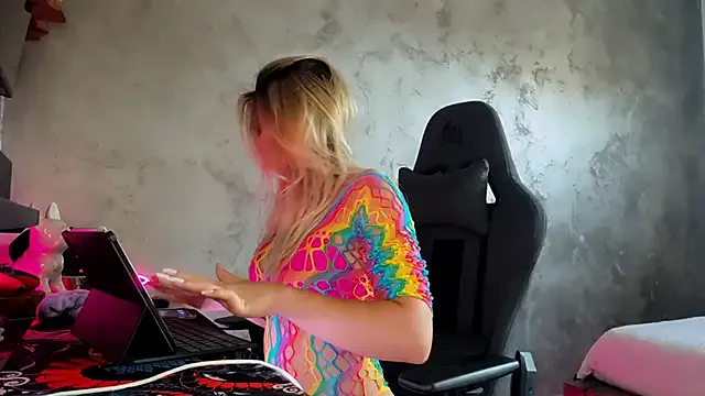 DoriDeluxe66 – webcam model profile photo Image 9