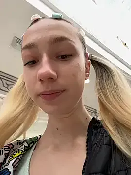 Lia__Love Image 4