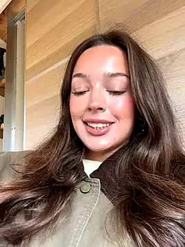 Myna-ssxxy12 – webcam model profile photo Image 4