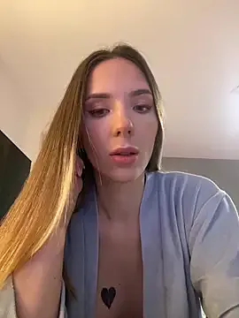 Rinamay_ – webcam model profile photo Image 4