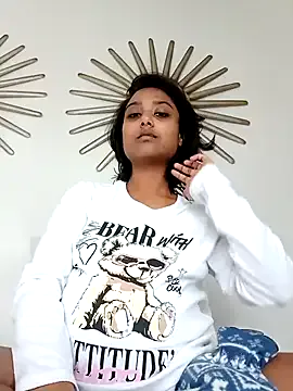 Sugarlina – webcam model profile photo Image 14