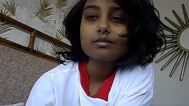 Sugarlina – webcam model profile photo Image 9