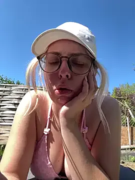 Livewithlucy Image 7