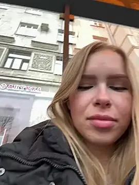 Liza_risky Image 4