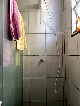 mc-Olivia – webcam model profile photo Image 3