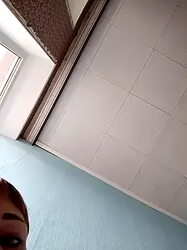 Simone_Miller – webcam model profile photo Image 2