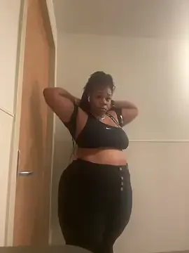 helenamoeller – webcam model profile photo Image 9