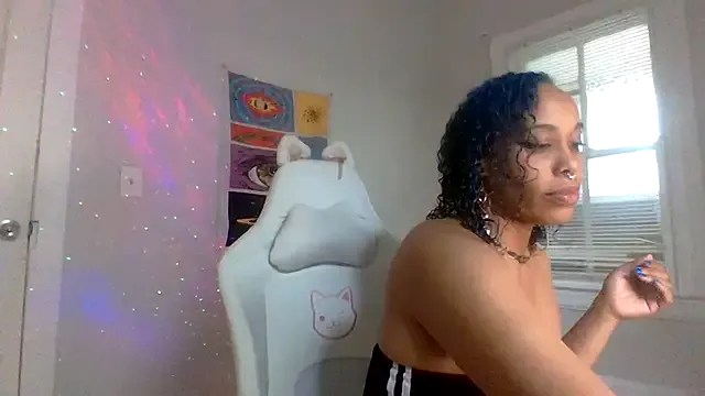 KristiRich – webcam model profile photo Image 5