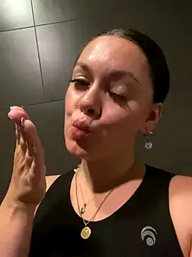 Awesomelusty – webcam model profile photo Image 14