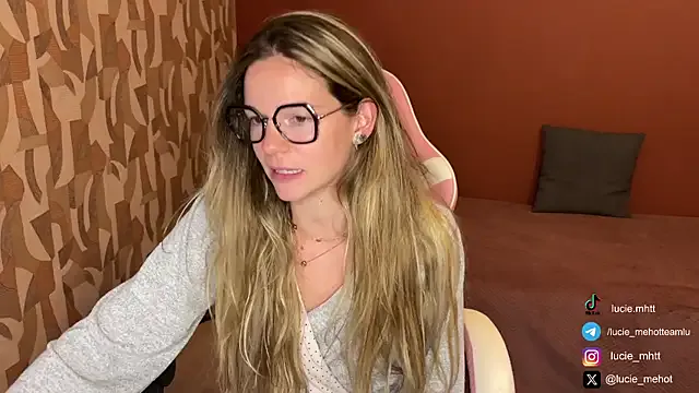 lucie_mehott Image 14