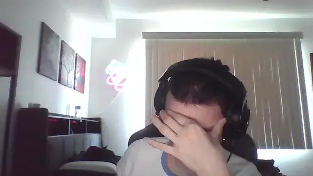 V-Hot-Sweti – webcam model profile photo Image 3