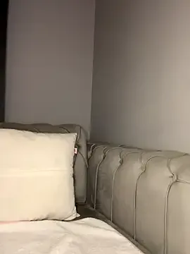 mon1_day – webcam model profile photo Image 4