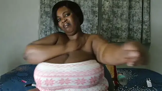 yesonee – webcam model profile photo Image 5