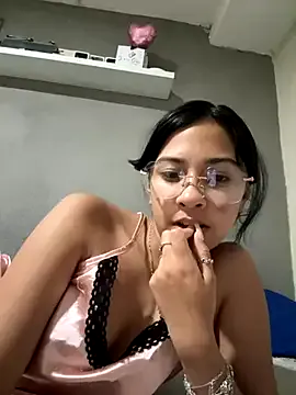 Dayana2022 – webcam model profile photo Image 13