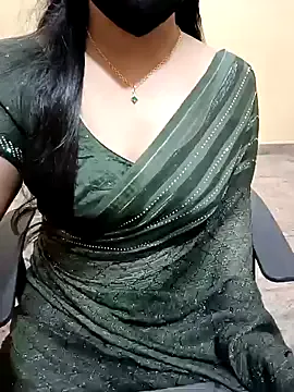 Yiyi-707 – webcam model profile photo Image 10