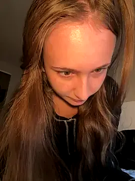 falinecrosthwaite – webcam model profile photo Image 3