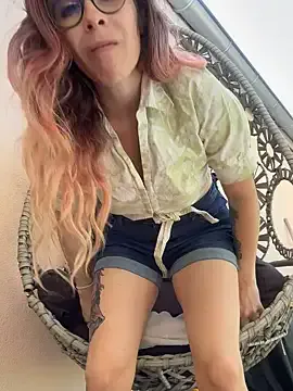 Alirawrz – webcam model profile photo Image 6