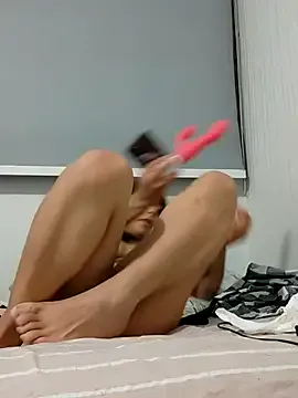 thanusi_2 – webcam model profile photo Image 6